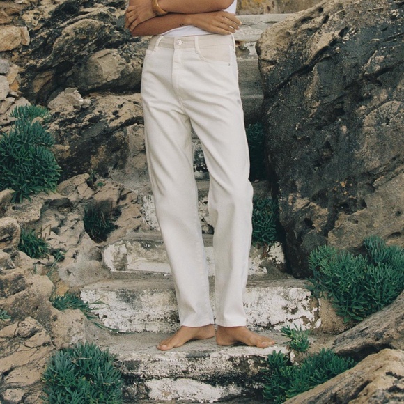 HIGH-RISE MOM FIT JEANS WITH CONTRAST WAISTBAND - Picture 2 of 11